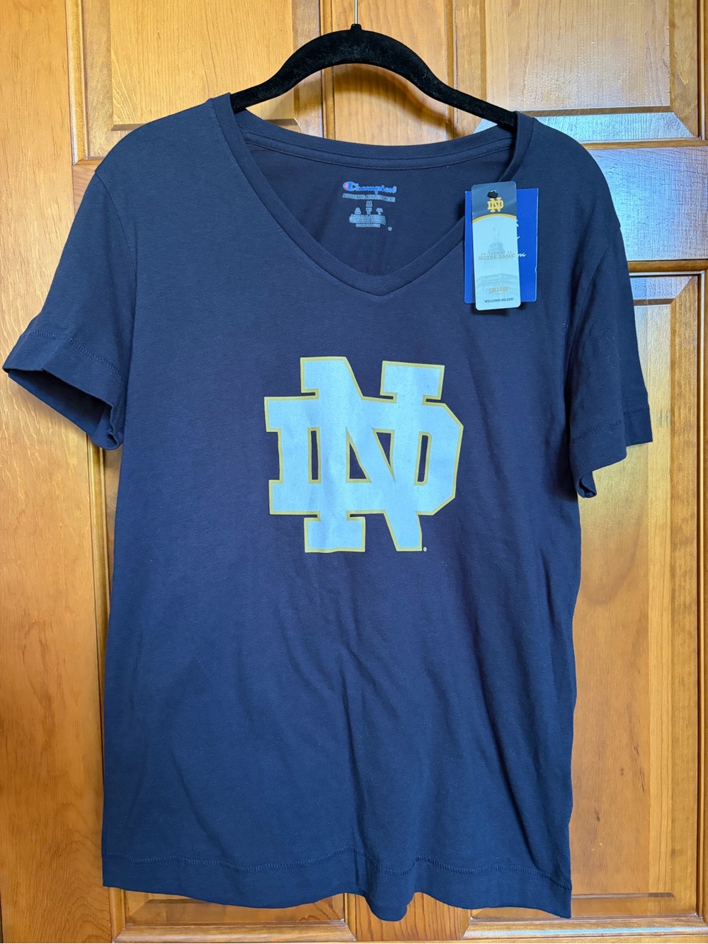 🔥 SALE! 5 for $20 🛍️ NWT Women’s Notre Dame V Neck Tshirt